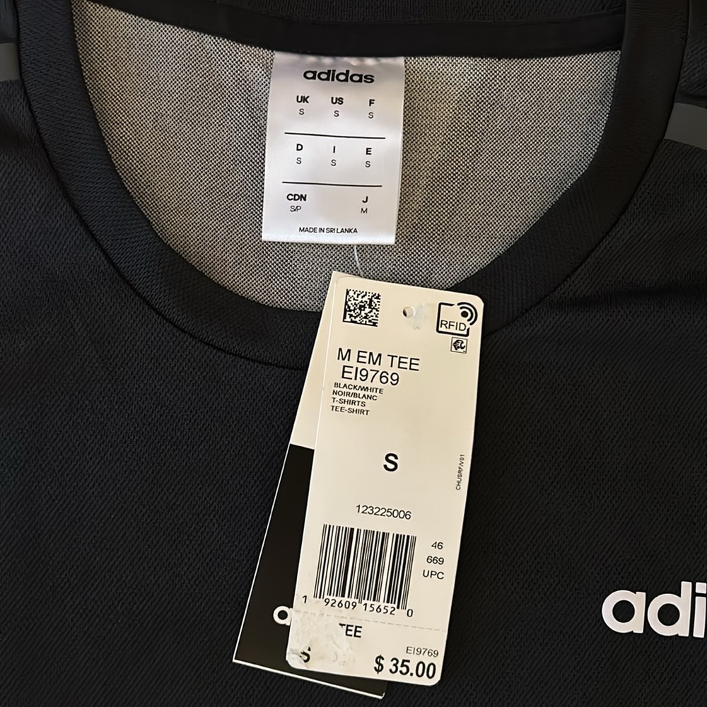 Adidas Teeshirt - Picture 2 of 7